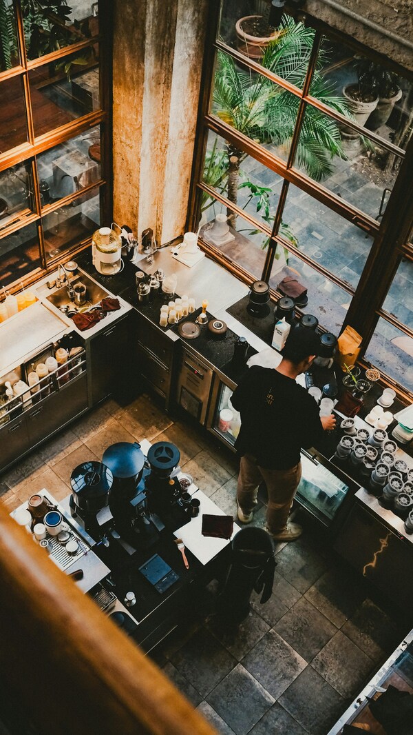 The History of Coffee: From Ancient Discovery to Modern Café Culture